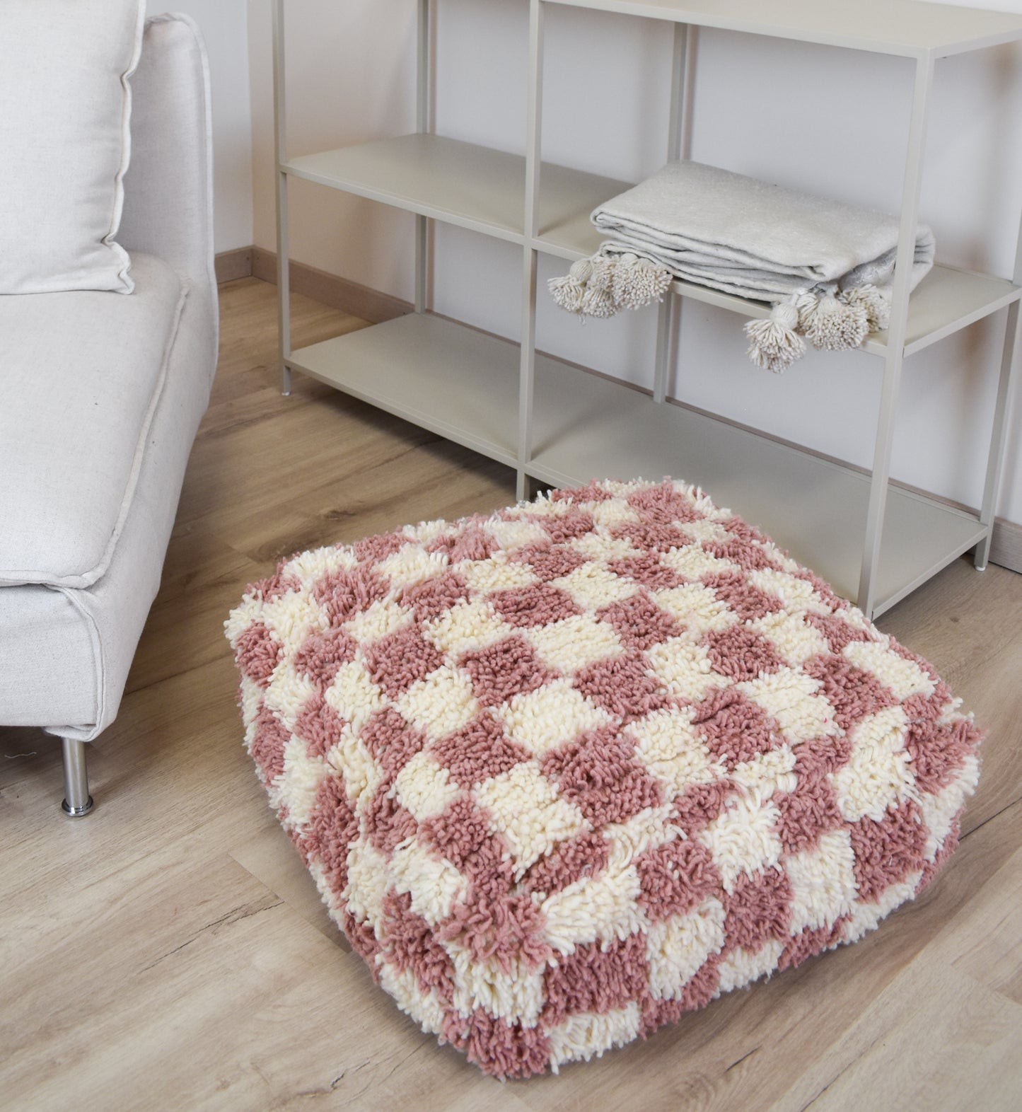 Dog pillow checkered pink