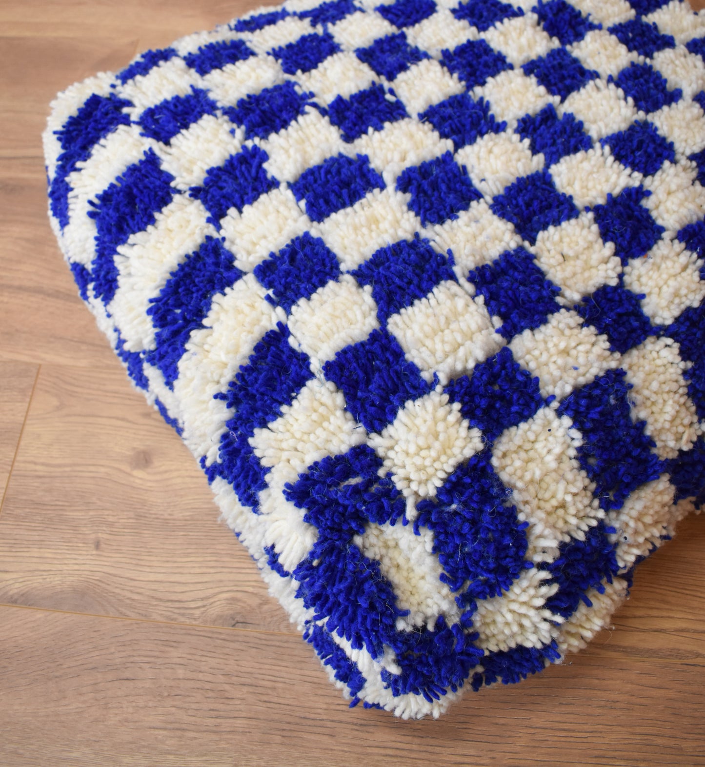 Dog pillow checkered - Blue and White