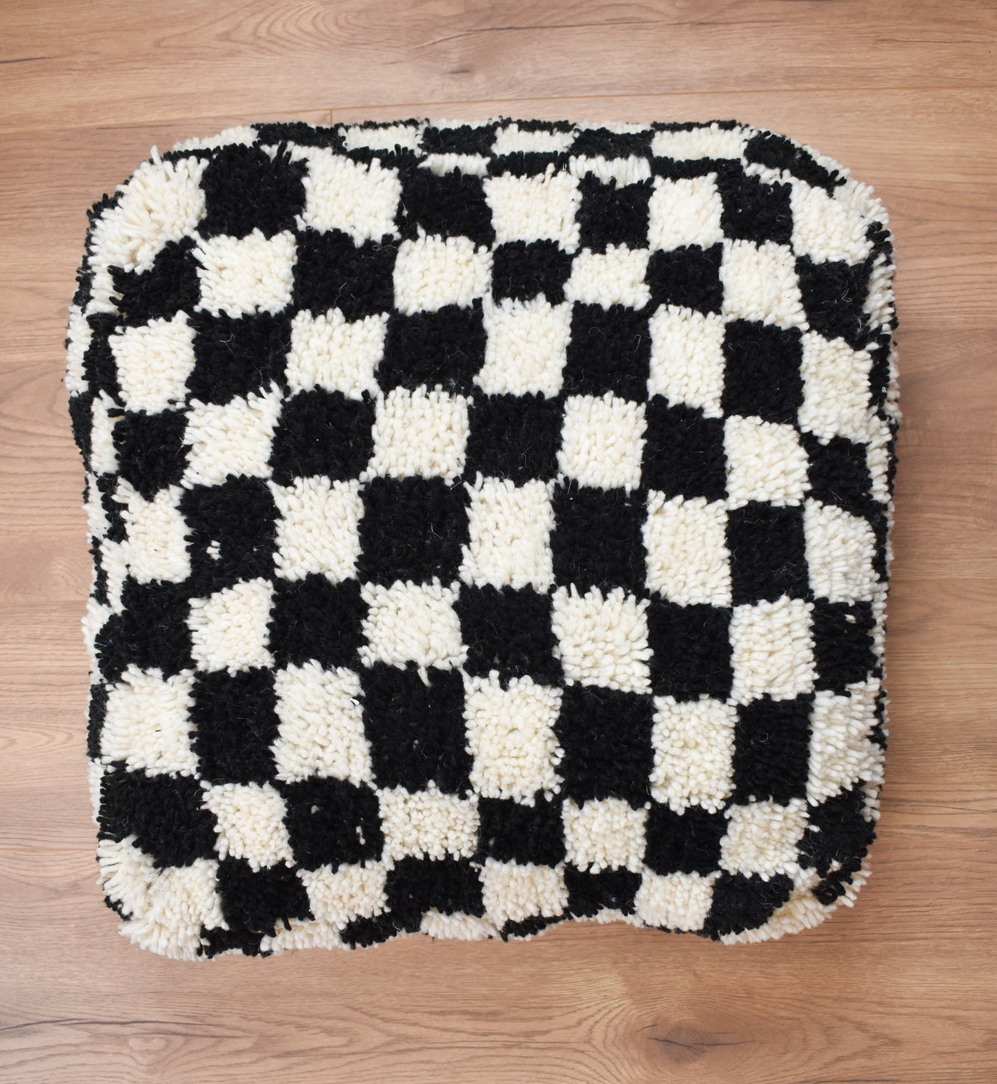 Dog pillow checkered - Black